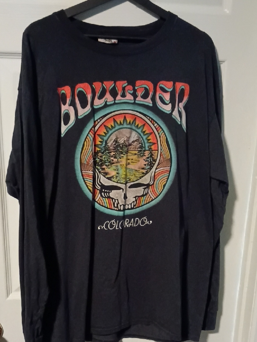 Black 'Boulder Colorado' Graphic Long-Sleeve Shirt